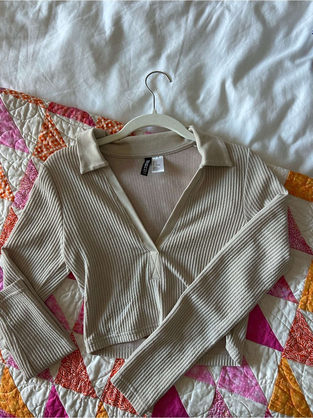 H&M Neutral Ribbed V-Neck Polo Crop Top